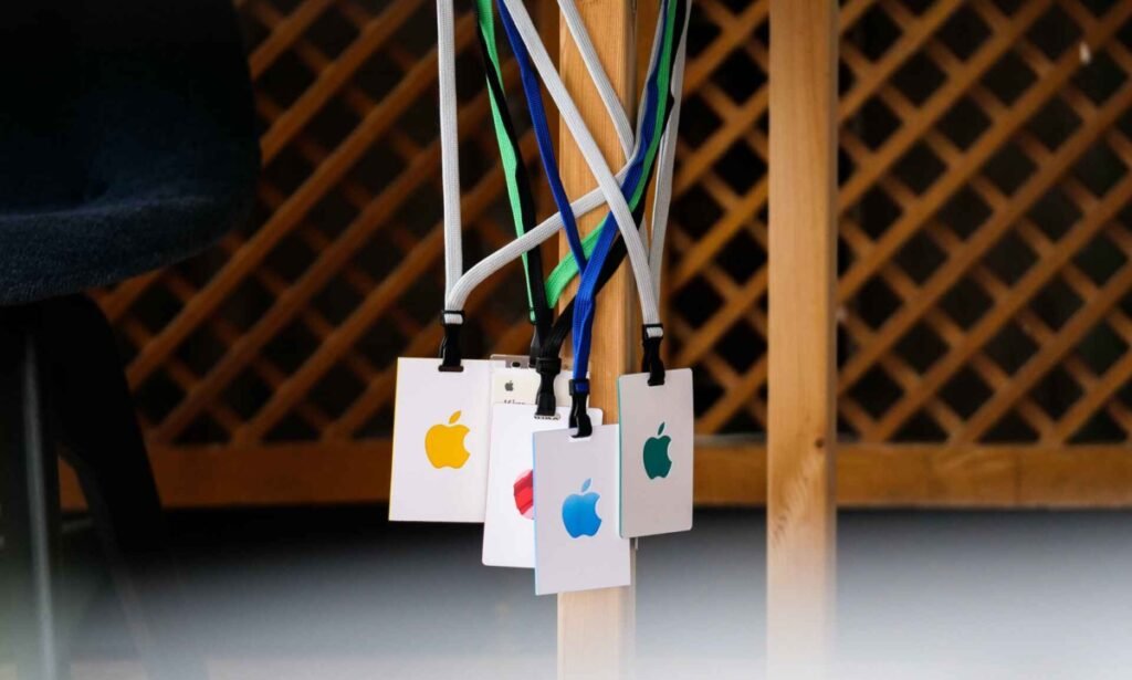 new employees apple